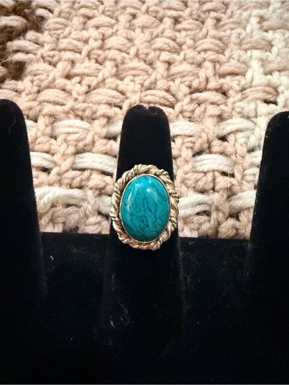 Vintage-Inspired Turquoise Oval Statement Ring - 925 silver